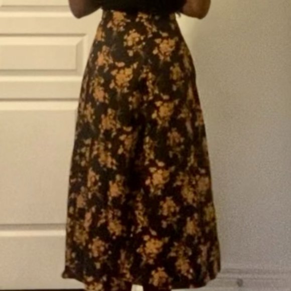 Flower Pattern Midi Skirt - Picture 4 of 4